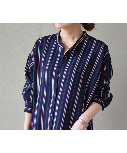 LHELBIE(レルビエ)の「バックタックストライプロングシャツワンピース(ワンピース・レディース・ベージュ/ネイビー/ブラウン・M)」の21枚目の写真