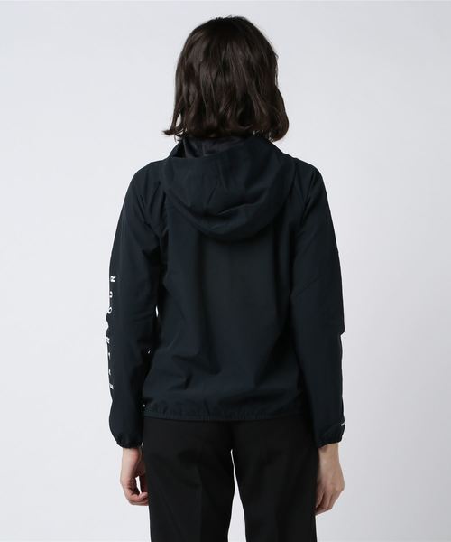 UNDER ARMOUR（アンダーアーマー）の「アンダーアーマー  UA Woven Hoodie FZ Branded（その他アウター・レディース・ブラック/ライトグレー・L/S/XL/M）」の4枚目の写真