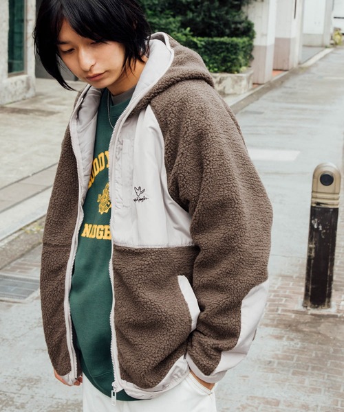 Mark Gonzales（マーク・ゴンザレス）の「Mark Gonzales/マークゴンザレス MONO-MART別注 シープボアフリース オーバーサイズ 切替フードブルゾン（ブルゾン・メンズ・ベージュ系その他/ベージュ系その他4/ブラック系その他/ベージュ系その他3/ベージュ系その他2/ホワイト系その他/ブラック/ベージュ系その他5/ベージュ系その他6/ベージュ系その他7/ベージュ系・M/S/L/XL）」の13枚目の写真