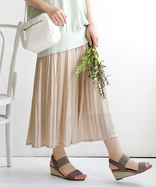 zootie（ズーティー）の「ヴィンテージサテン 消しプリーツ フレアロングスカート（スカート・レディース・ブラック/ピンク/アイボリー/グレー系その他/ブルーグリーン/ライトグレー/ピンク系その他/コーラル/ブルー系その他/チャコール/グレイッシュブルー・M）」の14枚目の写真