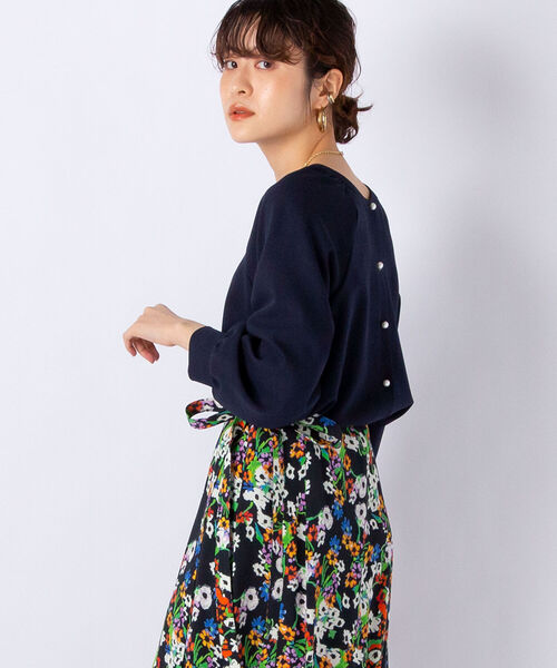 NOLLEY’S(ノーリーズ)の「ジョーゼット両前パール釦ブラウス(シャツ/ブラウス・レディース・ベージュ/サックスブルー/キナリ/カーキ/ネイビー・38/36)」の4枚目の写真