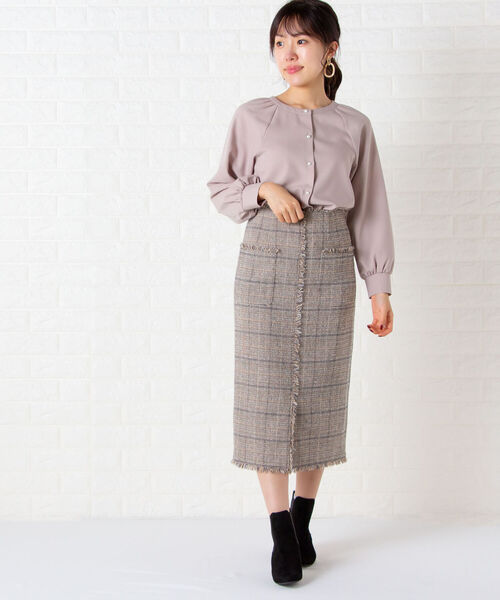 NOLLEY’S(ノーリーズ)の「ジョーゼット両前パール釦ブラウス(シャツ/ブラウス・レディース・ベージュ/サックスブルー/キナリ/カーキ/ネイビー・38/36)」の11枚目の写真