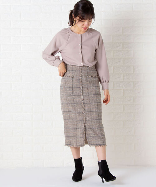 NOLLEY’S(ノーリーズ)の「ジョーゼット両前パール釦ブラウス(シャツ/ブラウス・レディース・ベージュ/サックスブルー/キナリ/カーキ/ネイビー・38/36)」の10枚目の写真