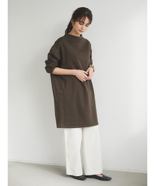 CRAFT STANDARD BOUTIQUE(クラフトスタンダードブティック)の「ボートネックドロップショルダーチュニック ●*(Tシャツ/カットソー・レディース・ブラック/ブラウン/オリーブ/グレイッシュベージュ・FREE)」の4枚目の写真