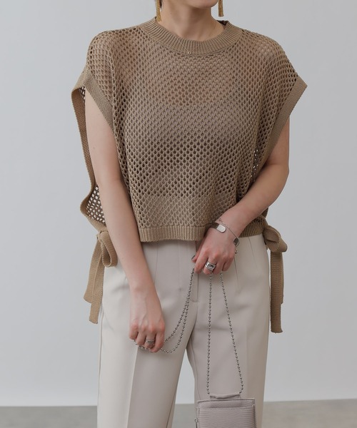 COLONY 2139（コロニートゥーワンスリーナイン）の「サイドリボンメッシュニットベスト（ベスト・レディース・ブラック/ベージュ/ライム・FREE）」の2枚目の写真