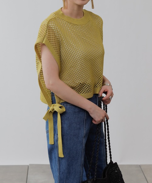 COLONY 2139（コロニートゥーワンスリーナイン）の「サイドリボンメッシュニットベスト（ベスト・レディース・ブラック/ベージュ/ライム・FREE）」の3枚目の写真