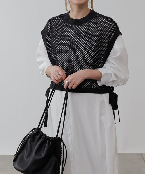 COLONY 2139（コロニートゥーワンスリーナイン）の「サイドリボンメッシュニットベスト（ベスト・レディース・ブラック/ベージュ/ライム・FREE）」の14枚目の写真