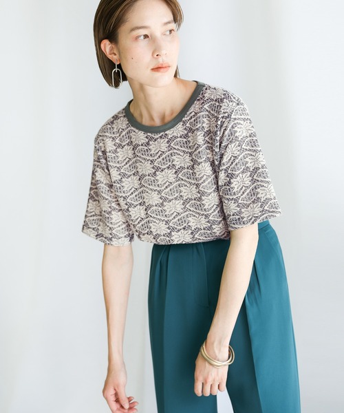 select MOCA(セレクトモカ)の「2021 SS アンティーク花柄ジャガードトップス(Tシャツ/カットソー・レディース・サックスブルー/ライトグリーン/ライトベージュ・FREE)」の16枚目の写真