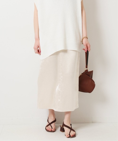 Spick & Span（スピックアンドスパン）の「クレーターサテンIラインスカート ◆（スカート・レディース・ベージュ/グリーン・38/36）」の4枚目の写真