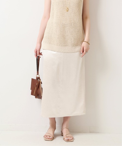 Spick & Span（スピックアンドスパン）の「クレーターサテンIラインスカート ◆（スカート・レディース・ベージュ/グリーン・38/36）」の7枚目の写真