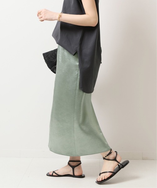 Spick & Span（スピックアンドスパン）の「クレーターサテンIラインスカート ◆（スカート・レディース・ベージュ/グリーン・38/36）」の11枚目の写真