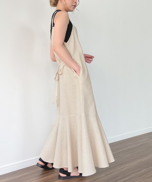 JUNOAH（ジュノア）の「リネン混マーメイドスカートサロペット（サロペット/オーバーオール・レディース・ブラック/グレイッシュベージュ/グリーン/アイボリー/ブルー/モカ・FREE）」の21枚目の写真