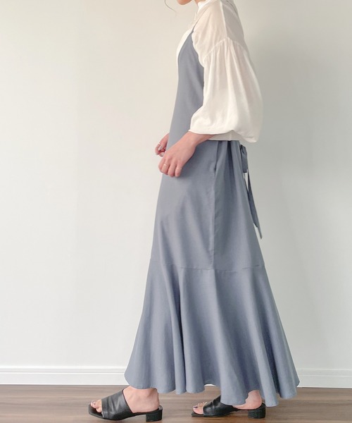 JUNOAH（ジュノア）の「リネン混マーメイドスカートサロペット（サロペット/オーバーオール・レディース・ブラック/グレイッシュベージュ/グリーン/アイボリー/ブルー/モカ・FREE）」の12枚目の写真