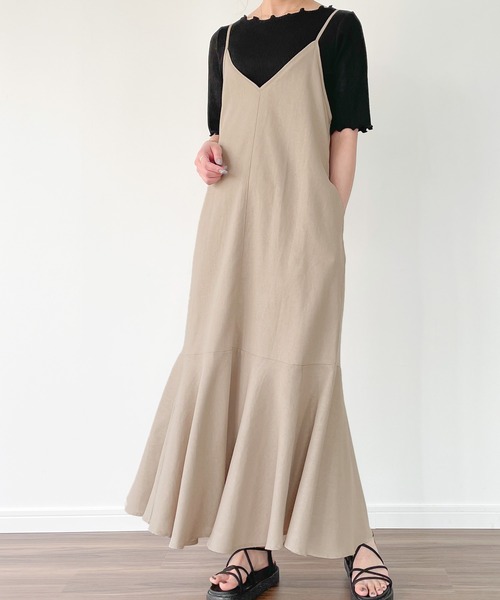 JUNOAH（ジュノア）の「リネン混マーメイドスカートサロペット（サロペット/オーバーオール・レディース・ブラック/グレイッシュベージュ/グリーン/アイボリー/ブルー/モカ・FREE）」の8枚目の写真