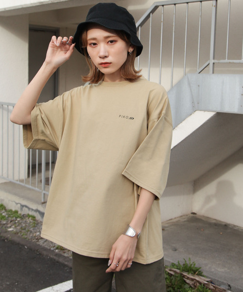 Piko(ピコ)の「【別注】【PIKO】90s 古着風 ガールドリンク イージーケア高密度ビッグシルエットイラストTシャツ(Tシャツ/カットソー・レディース・ホワイト/ブラック/ベージュ/ネイビー/ピンク/ブルー/グリーン・MEDIUM/LARGE)」の9枚目の写真