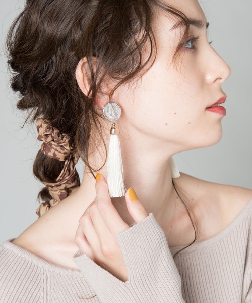 LAYMEE（レイミー）の「Zinnia pierce / ジニアピアス（ピアス（両耳用）・レディース・ブラック/ホワイト・FREE）」の16枚目の写真