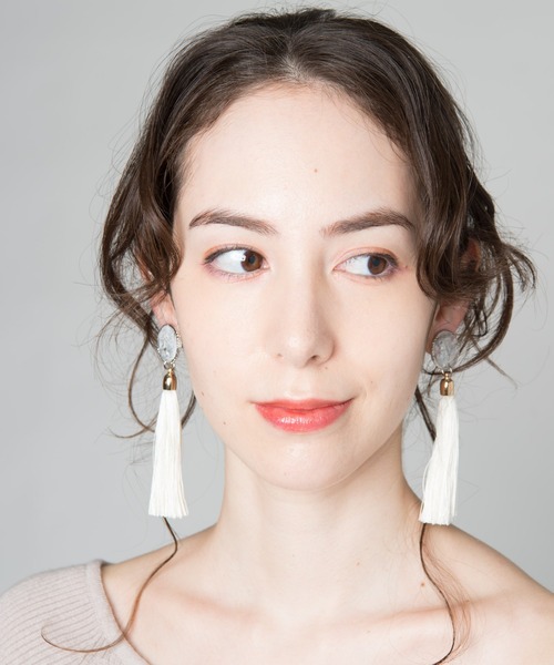 LAYMEE（レイミー）の「Zinnia pierce / ジニアピアス（ピアス（両耳用）・レディース・ブラック/ホワイト・FREE）」の14枚目の写真