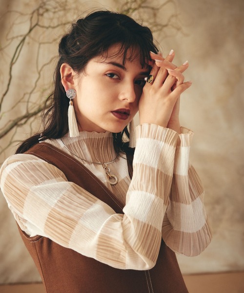 LAYMEE（レイミー）の「Zinnia pierce / ジニアピアス（ピアス（両耳用）・レディース・ブラック/ホワイト・FREE）」の4枚目の写真