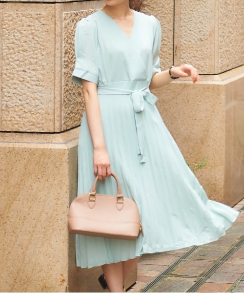 MAISON DE THERESE(メゾン ド テレーズ)の「カシュクール プリーツ ワンピース(ワンピース・レディース・イエロー/グリーン・M/S/L)」の2枚目の写真