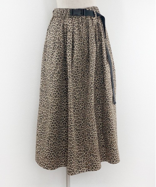 WORLD WIDE LOVE!（ワールドワイドラブ）の「タックギャザースカート（スカート・レディース・ブラック/グリーン/ベージュ・1）」の6枚目の写真