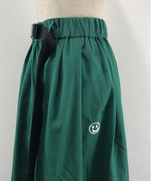 WORLD WIDE LOVE!（ワールドワイドラブ）の「タックギャザースカート（スカート・レディース・ブラック/グリーン/ベージュ・1）」の8枚目の写真