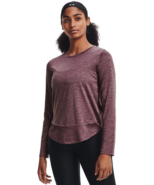 UNDER ARMOUR（アンダーアーマー）の「UAテック ベント ロングスリーブ（トレーニング/レディース）（Tシャツ/カットソー・レディース・ブラック/ライトピンク/ダークパープル・M/L/S/XL）」の2枚目の写真