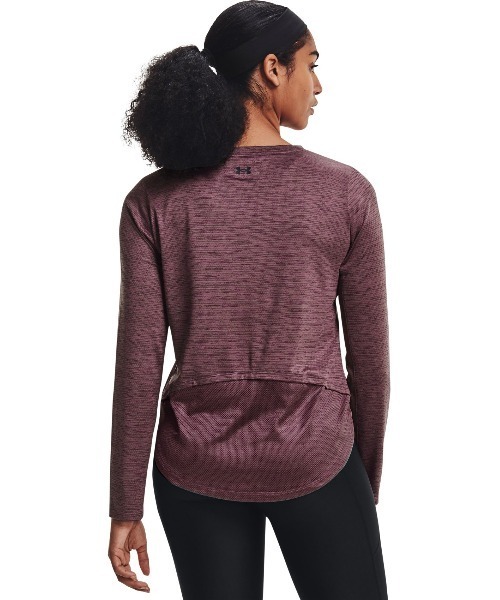 UNDER ARMOUR（アンダーアーマー）の「UAテック ベント ロングスリーブ（トレーニング/レディース）（Tシャツ/カットソー・レディース・ブラック/ライトピンク/ダークパープル・M/L/S/XL）」の10枚目の写真