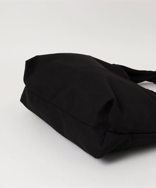 LA VORAGINE（ラ ヴォラジネ）の「大容量布帛トートバッグ（トートバッグ・レディース・ブルー/アイボリー/ブラック/グリーン・FREE）」の7枚目の写真