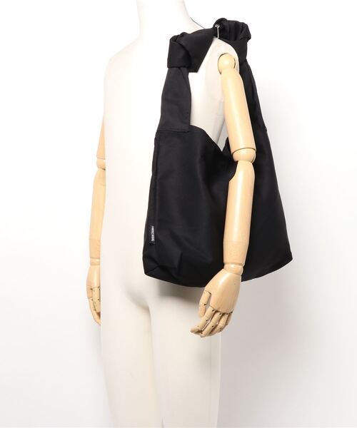 LA VORAGINE（ラ ヴォラジネ）の「大容量布帛トートバッグ（トートバッグ・レディース・ブルー/アイボリー/ブラック/グリーン・FREE）」の10枚目の写真