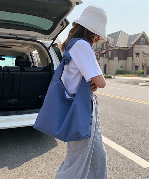 LA VORAGINE（ラ ヴォラジネ）の「大容量布帛トートバッグ（トートバッグ・レディース・ブルー/アイボリー/ブラック/グリーン・FREE）」の11枚目の写真