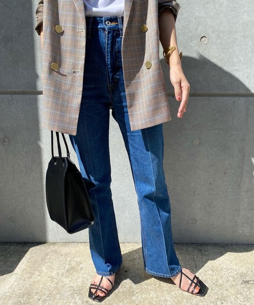 SHENERY(シーナリー)の「センタープレスデニムパンツ(デニムパンツ・レディース・ブルー・38/36)」の1枚目の写真