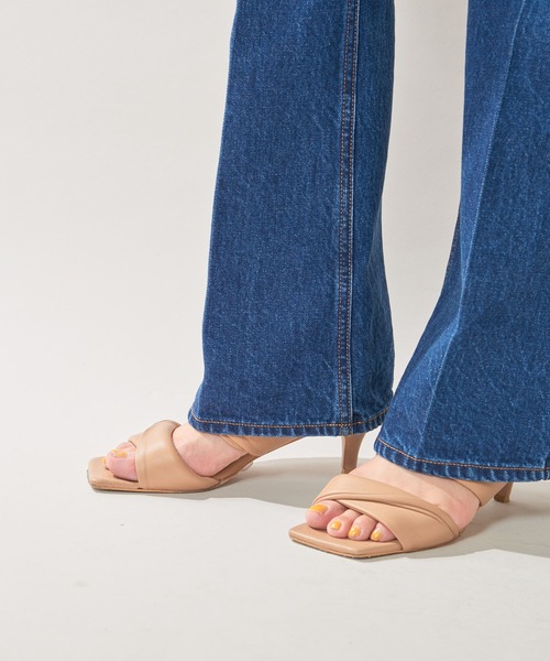 SHENERY(シーナリー)の「センタープレスデニムパンツ(デニムパンツ・レディース・ブルー・38/36)」の13枚目の写真