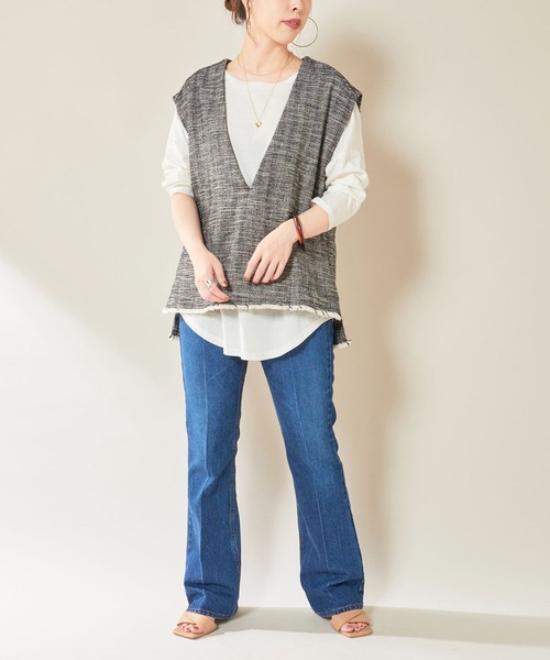 SHENERY(シーナリー)の「センタープレスデニムパンツ(デニムパンツ・レディース・ブルー・38/36)」の16枚目の写真