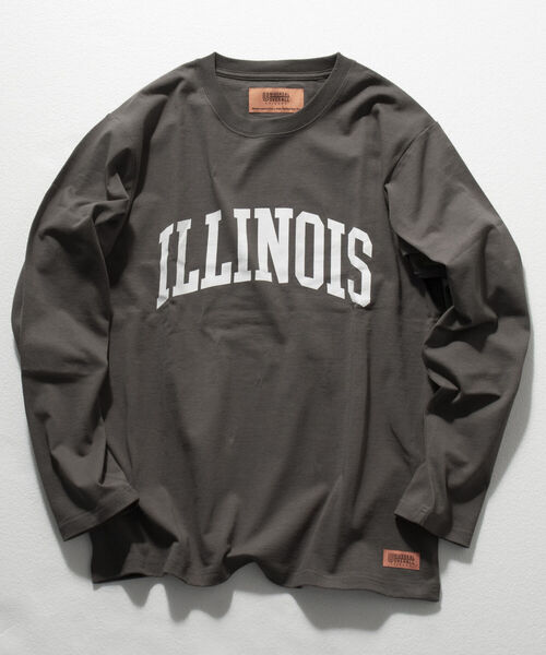 UNIVERSAL OVERALL（ユニバーサルオーバーオール）の「【UNIVERSAL OVERALL/ユニバーサル オーバーオール】別注 ビッグシルエット カレッジロゴ ロンT（Tシャツ/カットソー・メンズ・グリーン/チャコールグレー/キャメル/ホワイト・LARGE/X-LARGE/MEDIUM）」の6枚目の写真