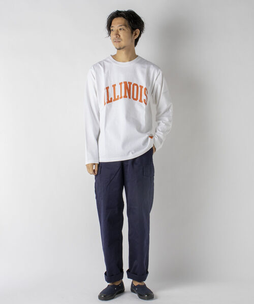 UNIVERSAL OVERALL（ユニバーサルオーバーオール）の「【UNIVERSAL OVERALL/ユニバーサル オーバーオール】別注 ビッグシルエット カレッジロゴ ロンT（Tシャツ/カットソー・メンズ・グリーン/チャコールグレー/キャメル/ホワイト・LARGE/X-LARGE/MEDIUM）」の14枚目の写真