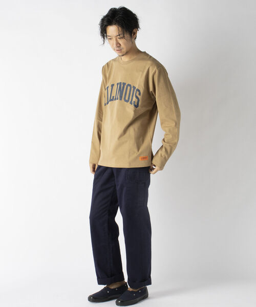 UNIVERSAL OVERALL（ユニバーサルオーバーオール）の「【UNIVERSAL OVERALL/ユニバーサル オーバーオール】別注 ビッグシルエット カレッジロゴ ロンT（Tシャツ/カットソー・メンズ・グリーン/チャコールグレー/キャメル/ホワイト・LARGE/X-LARGE/MEDIUM）」の19枚目の写真