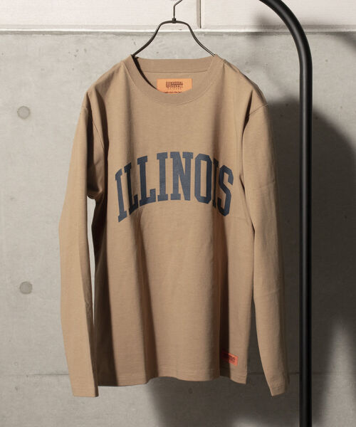 UNIVERSAL OVERALL（ユニバーサルオーバーオール）の「【UNIVERSAL OVERALL/ユニバーサル オーバーオール】別注 ビッグシルエット カレッジロゴ ロンT（Tシャツ/カットソー・メンズ・グリーン/チャコールグレー/キャメル/ホワイト・LARGE/X-LARGE/MEDIUM）」の21枚目の写真