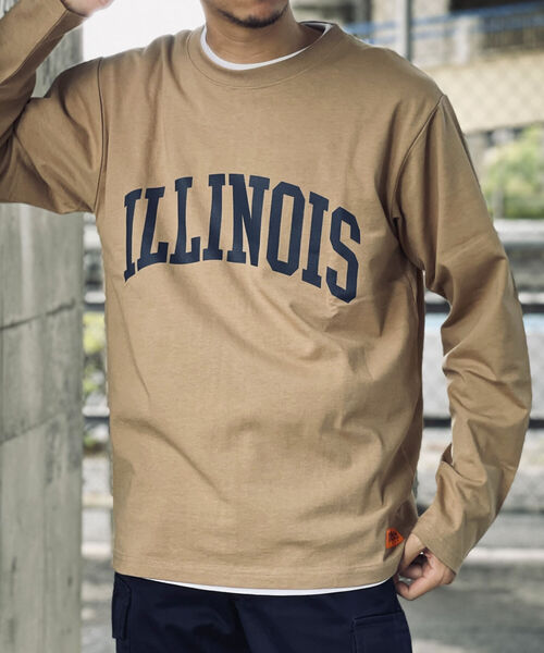 UNIVERSAL OVERALL（ユニバーサルオーバーオール）の「【UNIVERSAL OVERALL/ユニバーサル オーバーオール】別注 ビッグシルエット カレッジロゴ ロンT（Tシャツ/カットソー・メンズ・グリーン/チャコールグレー/キャメル/ホワイト・LARGE/X-LARGE/MEDIUM）」の22枚目の写真