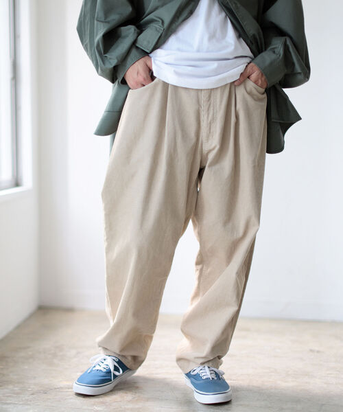 BEAMS（ビームス）の「BEAMS / ワイド テーパード コーデュロイ パンツ（その他パンツ・メンズ・ダークグリーン/アイボリー・X-LARGE/LARGE/SMALL/MEDIUM）」の5枚目の写真
