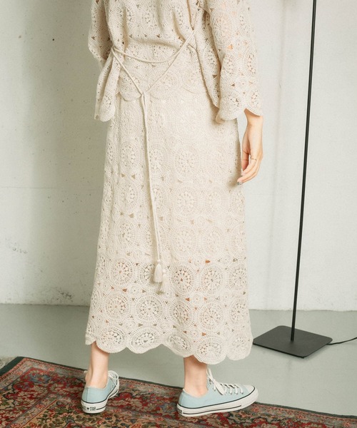 KBF（ケイビーエフ）の「アイレットサークルレーススカート（スカート・レディース・ダークブラウン/アイボリー/オレンジ系その他・ONE）」の2枚目の写真