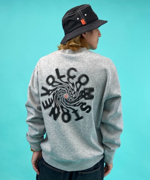 VOLCOM(ボルコム)の「VOLCOM/ボルコム バックプリントスウェット A4632108(スウェット・メンズ・グレー/ブルー・S/M/L/XL)」の1枚目の写真
