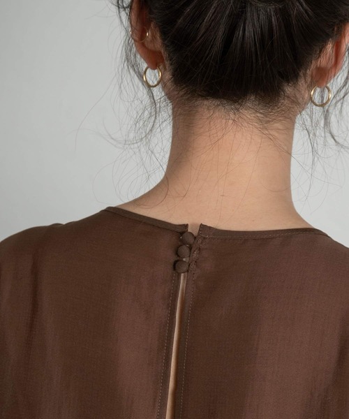 Amiur（エミレ）の「back open sheer ops（ワンピース・レディース・ベージュ/ブラウン/オリーブ・FREE）」の5枚目の写真