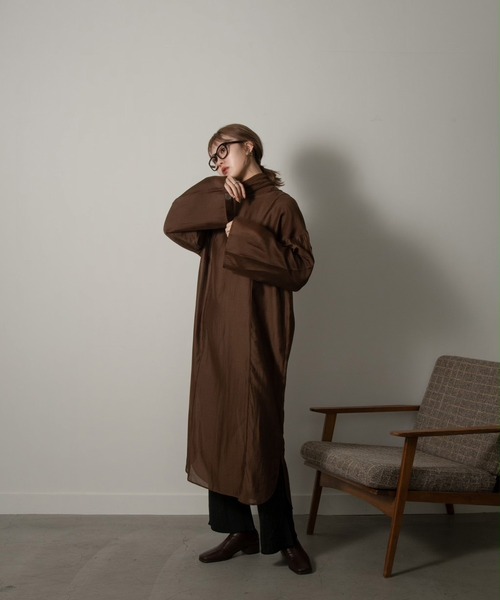 Amiur（エミレ）の「back open sheer ops（ワンピース・レディース・ベージュ/ブラウン/オリーブ・FREE）」の4枚目の写真