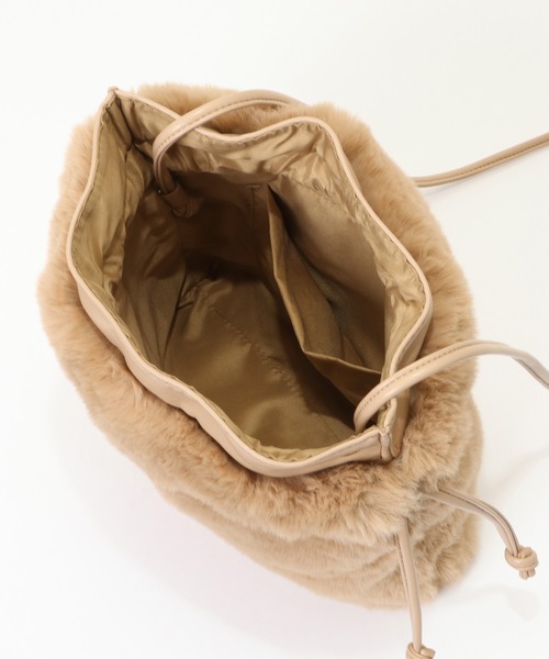 ikka（イッカ）の「エコファー巾着ショルダーバッグ（ショルダーバッグ・レディース・オフホワイト/グレー/ベージュ・FREE）」の11枚目の写真