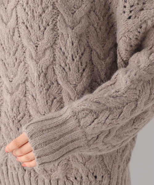 LEPSIM(レプシィム)の「3ゲージデザインケーブルプルオーバー 255030(ニット/セーター・レディース・オフホワイト/イエロー/モカ・FREE)」の16枚目の写真