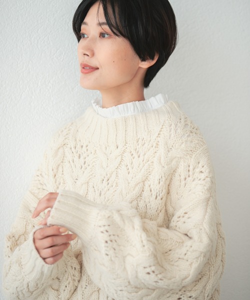 LEPSIM(レプシィム)の「3ゲージデザインケーブルプルオーバー 255030(ニット/セーター・レディース・オフホワイト/イエロー/モカ・FREE)」の12枚目の写真