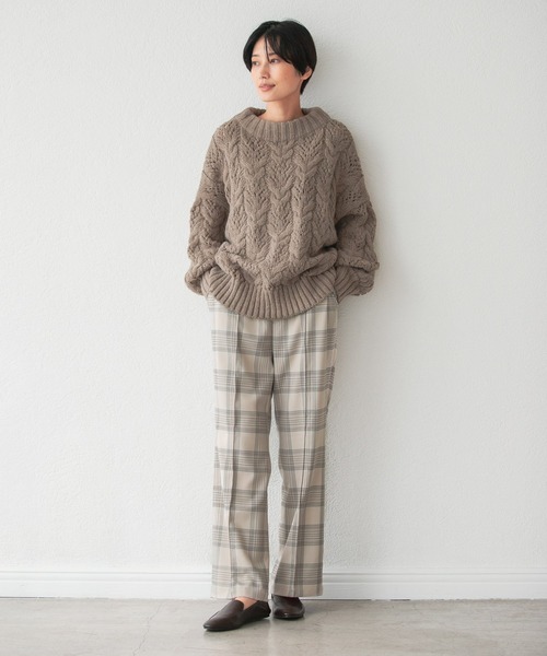 LEPSIM(レプシィム)の「3ゲージデザインケーブルプルオーバー 255030(ニット/セーター・レディース・オフホワイト/イエロー/モカ・FREE)」の7枚目の写真