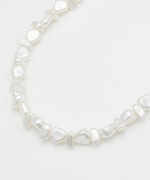 LEGENDA(レジェンダ)の「レジェンダ ランダム パール モチーフ ビーズ シルバー チェーンネックレス / LEGENDA Random pearl silver chain necklace(ネックレス・メンズ・シルバー・FREE)」の3枚目の写真