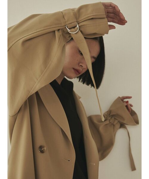 COTORICA（コトリカ）の「袖ボリュームカラートレンチ【スプリングコート】（トレンチコート・レディース・ベージュ/オレンジ/ブルー・SMALL/MEDIUM）」の4枚目の写真