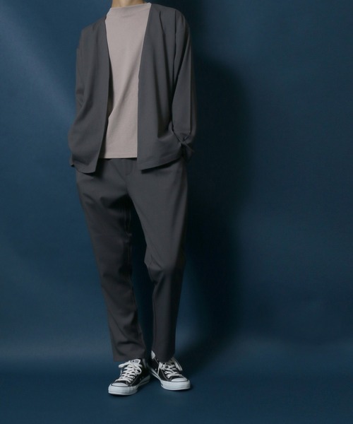 ANPAS(アンパス)の「Polyester Tropical Stretch Collarless Jacket SET-UP/別注 ポリトロ ストレッチ ノーカラージャケット&タックワイドテーパードパンツ セットアップ(セットアップ・メンズ・チャコールグレー/ライトグレー/ブラック/パープル/グレー系その他/グレイッシュベージュ・LL/M/L)」の3枚目の写真